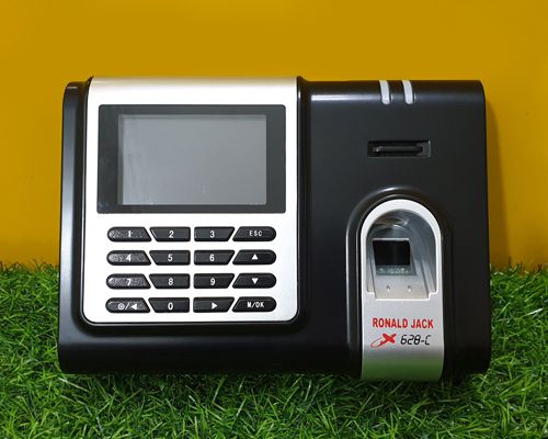 May-cham-cong-van-tay-Osin-X628C-gia-tot