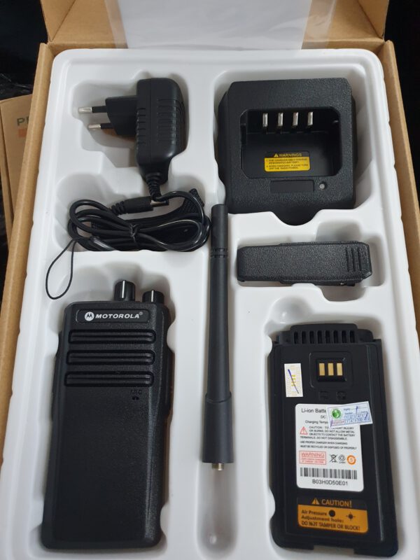 Motorola-Xir-P8600i-04-600x800